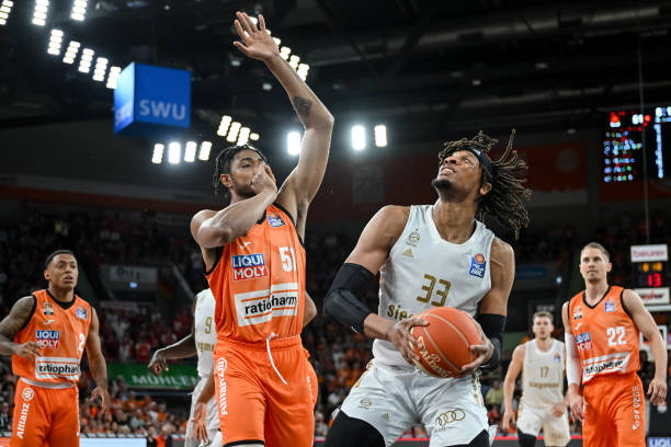 潜藏的巨大 潜藏的巨大