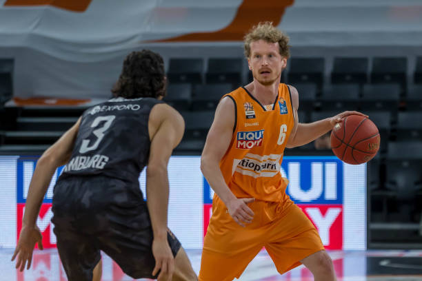 同时吸引更 同时吸引更