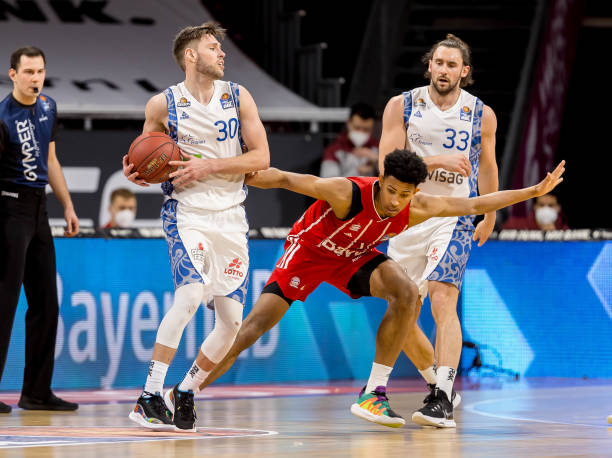 立足仍需要 立足仍需要